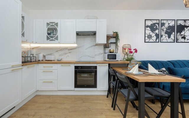 Apartment With Terrace Gąski by Renters