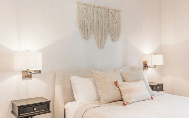 Panoramic Paradise 3BR Overlooking SMA