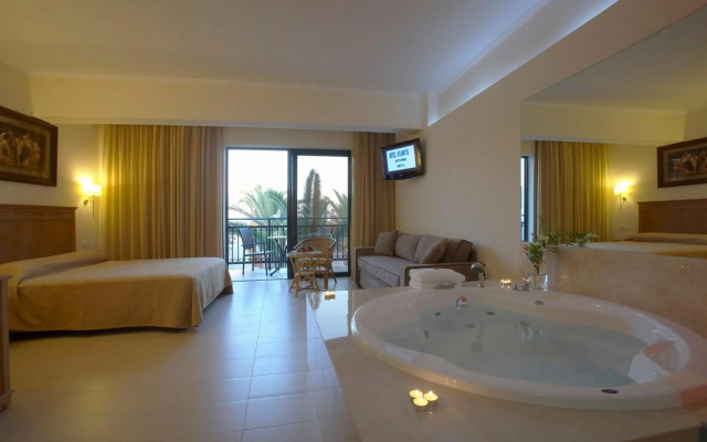 Atlantis Beach Hotel