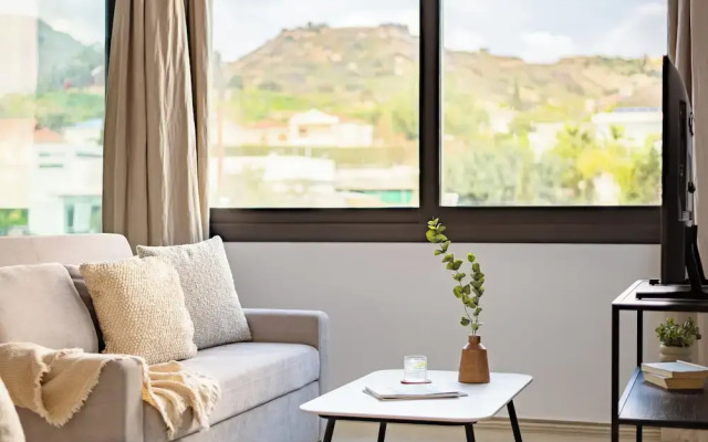 Sanders River Plaza Limassol Apartment