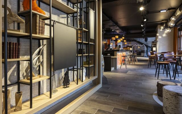 Hotel Base Camp Lodge