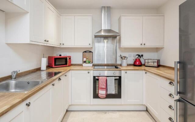 MPL Apartments - Queens Broadway F4