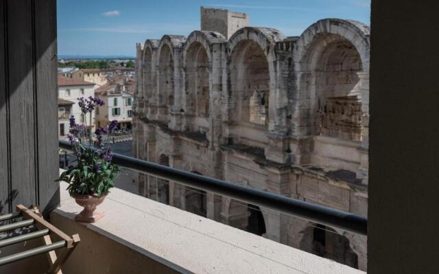 Studio avec balcon donnant sur les Arènes d’Arles
