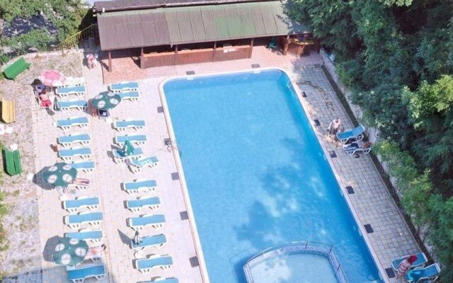 Sunny Varshava Hotel