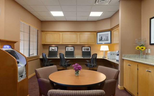 Embassy Suites by Hilton Kansas City International Airport