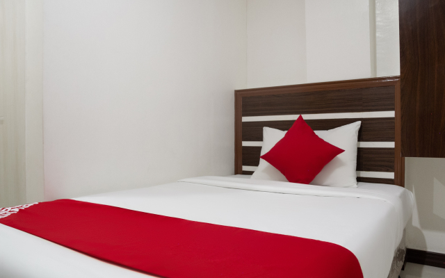 Circle-b Apartelle & Suites