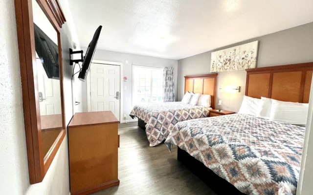 Royal Gateway Motel By OYO