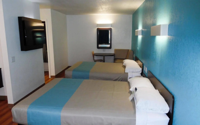 Motel 6 Dallas - Irving DFW Airport East