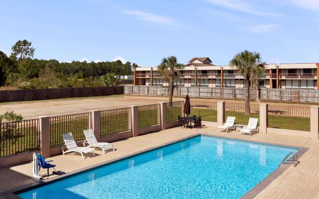 Super 8 by Wyndham Gulfport Biloxi Airport
