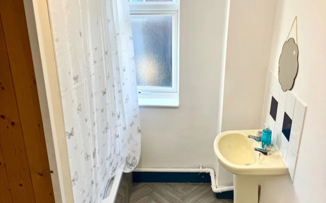 Cosy Leicester Apartment With 2 Bedrooms