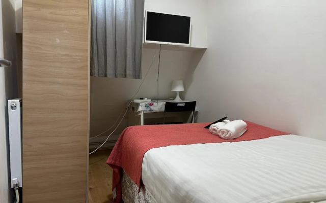 Tower Bridge Roomzzzz BnB