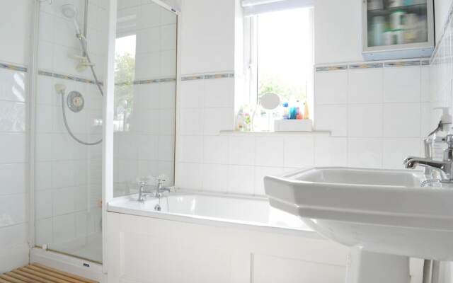 Charming 3 Bedroom House in North Oxford