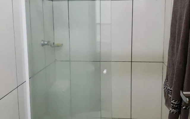 Apt encantador c/ varanda próximo ao aeroporto Jk.