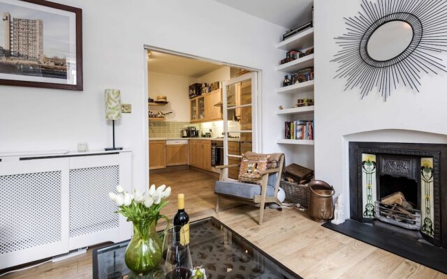 Charming Golborne Escape