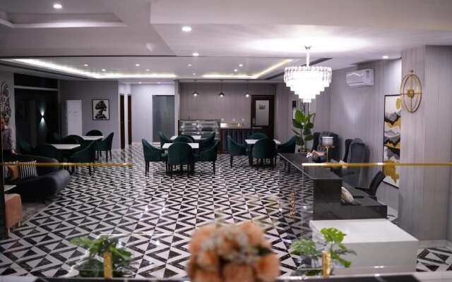 Faletti's Grand MM Alam Road