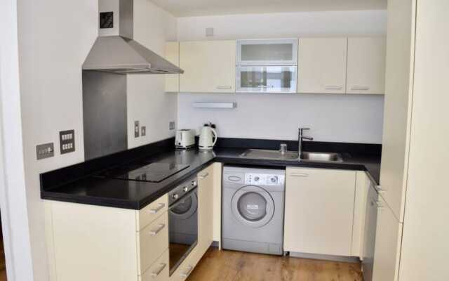 Stylish 1 Bedroom Flat In Amazing Location