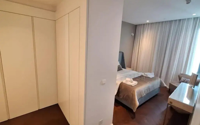Phaedrus Living Del Mar Suite 311