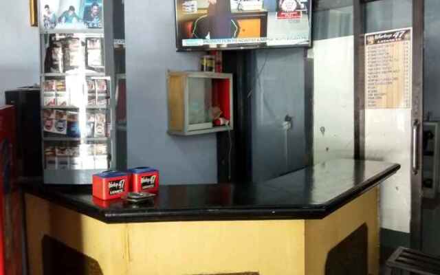 Hotel O Homestay 47 Latanete Near Living Plaza