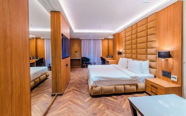Hotel Grand Dhillon