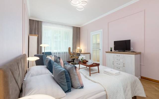 Mickiewicza Apartment Cracow by Renters