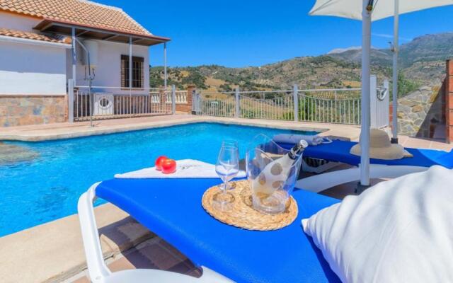 Casa Los Valles Alozaina by Ruralidays