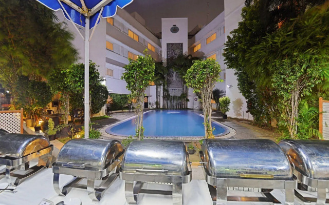 AMS Raj Palace Sundar