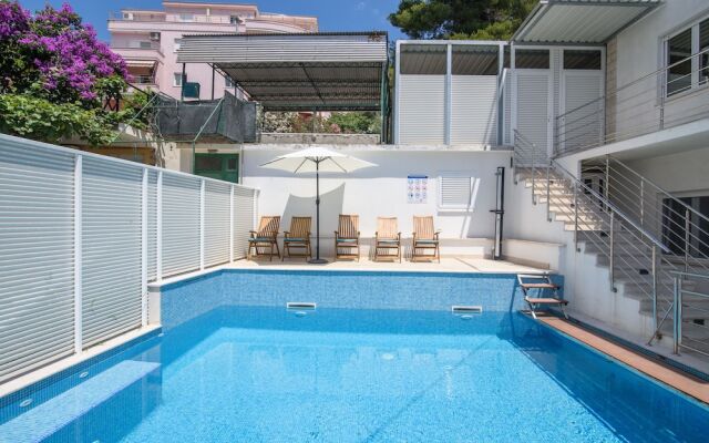 A2-apt w. Shared Pool & Balcony,next to the Beach