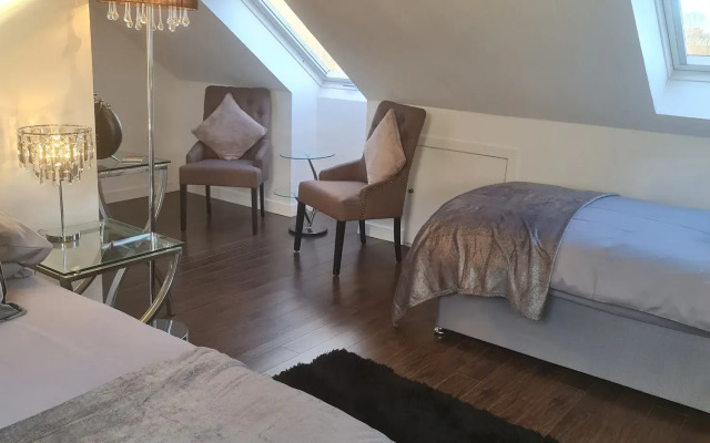 Robert The Bruce Apartment