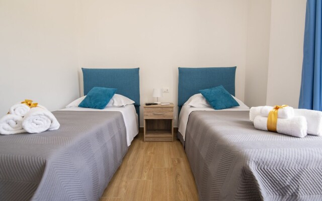 Topazio Apartment On Sea Shore