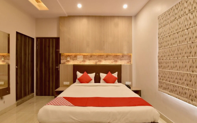 OYO 23085 Baba Hotel