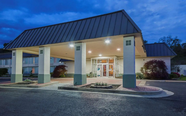 Clarion Inn Fairmont