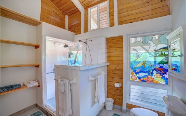 Hale Ki'i Maka Manu 4 Bedroom Home by RedAwning