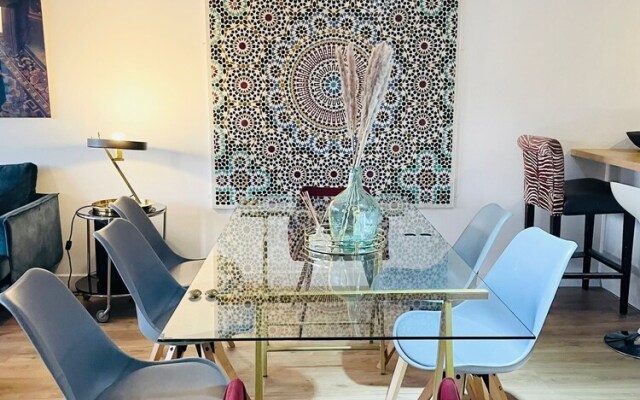 Luxury 2 bedrooms with Parking&Balcony