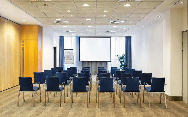 Ramada Amsterdam Airport Schiphol Hotel