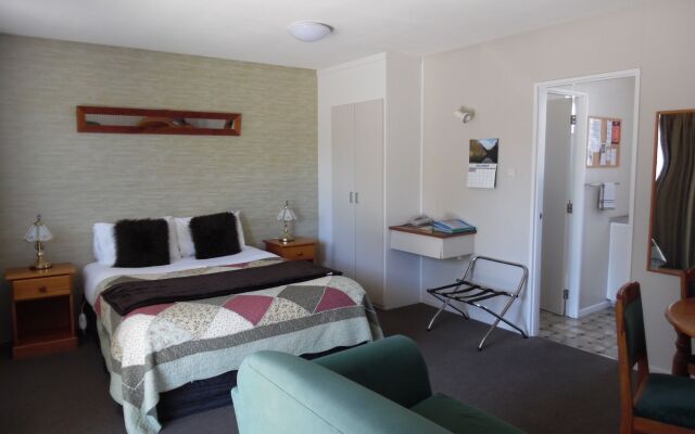 Aden Motel