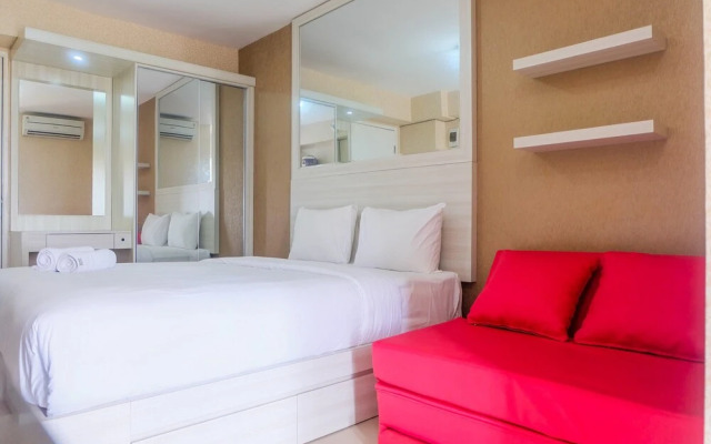 Studio Room at Bassura City Apartment near Mall