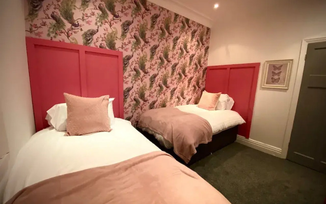 Captivating 4-bed Hot Tub House in Blackpool