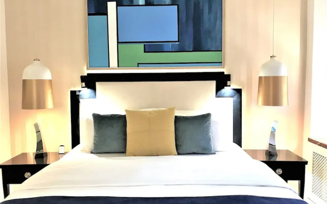 MONDRIAN Luxury Suites & Villas
