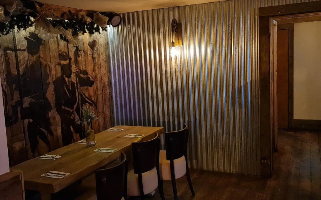The Waterside Bar Rooms & Restaurant