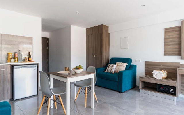 Rio Gardens - Generous Studio w Shared Pool
