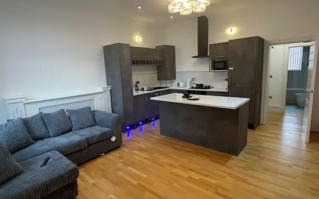 Impeccable 1 Bed Apartment in Wolverhampton
