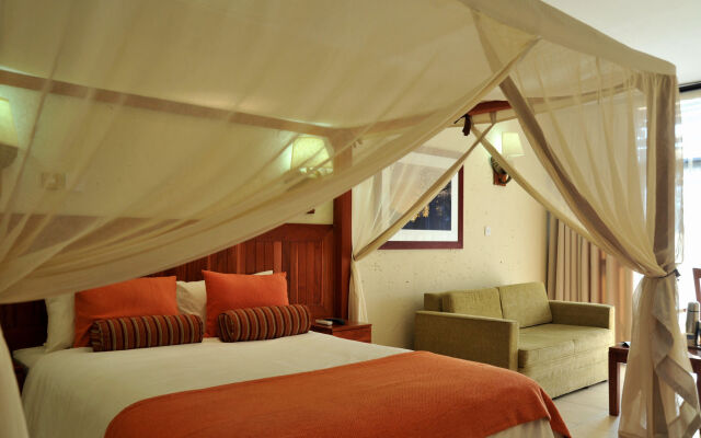 Cresta Mowana Safari Resort & Spa