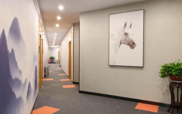 Junyi Chain Hotel (Jiangsu University of Technology)