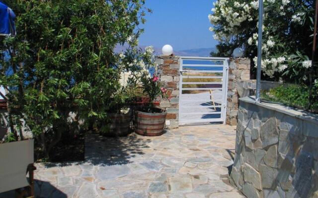 Garden house Karystos