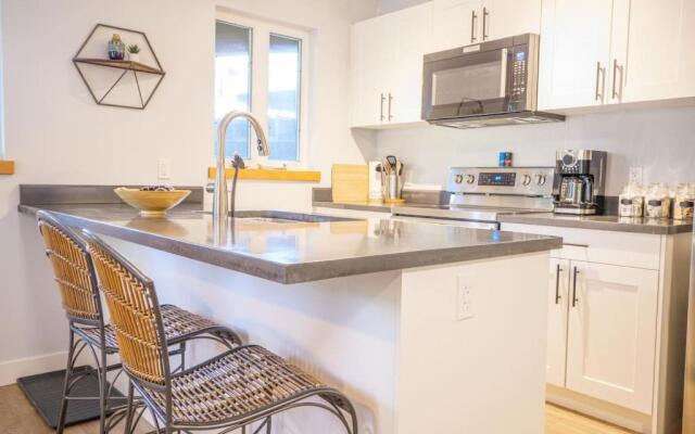 Storm Bay, Modern 1 Bed Suite and Chefs Kitchen