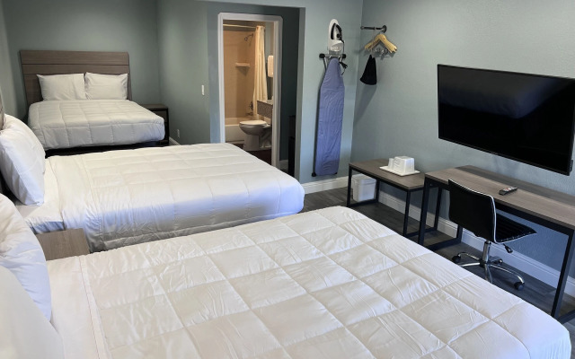 Surf City Inn and Suites