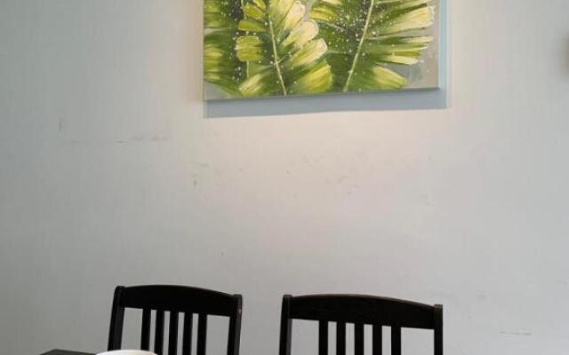 Bora Residences, Leafy Loft by HomestayJB