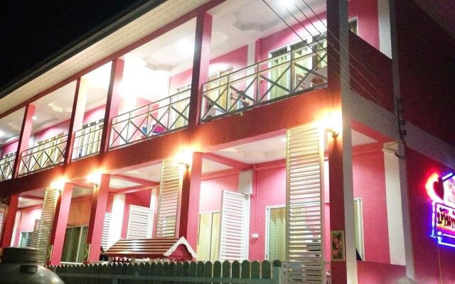 Mooham at Koh Larn Resort