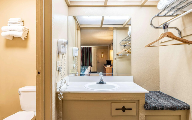 Super 8 by Wyndham Kissimmee-Orlando