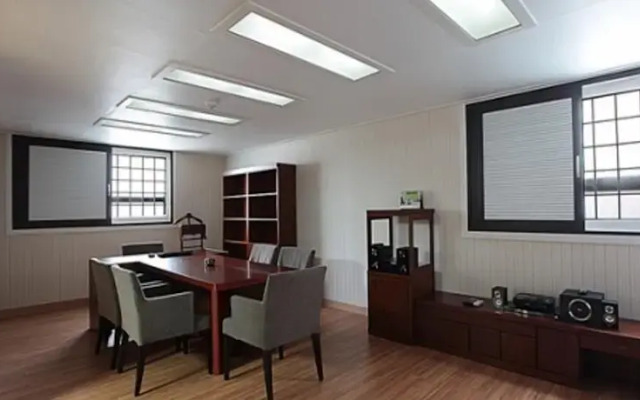 Donghae Eastern Tourist Hotel